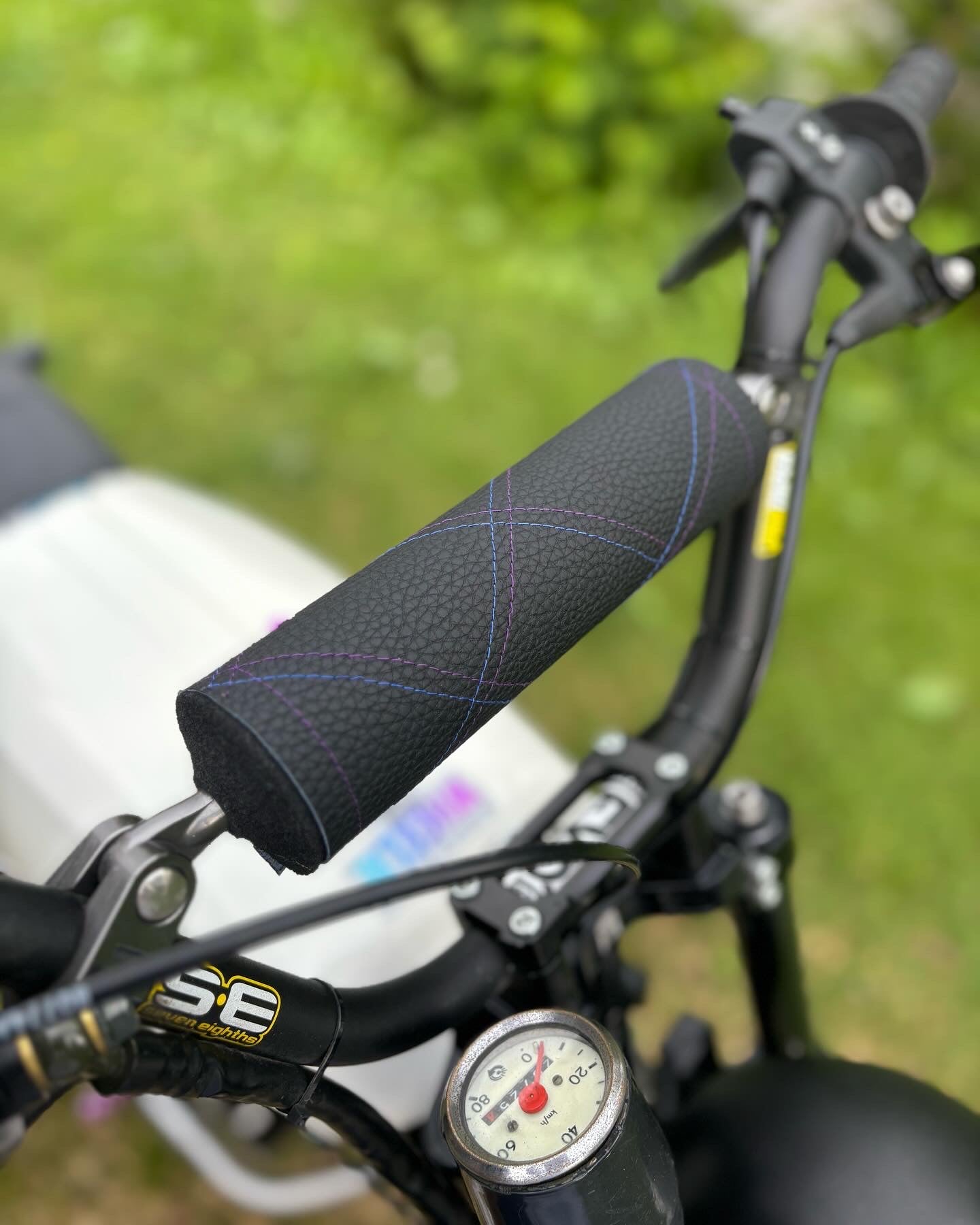 Lenkerpolster Lila / Blau